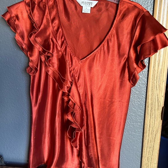 Top:blouse - Picture 1 of 3